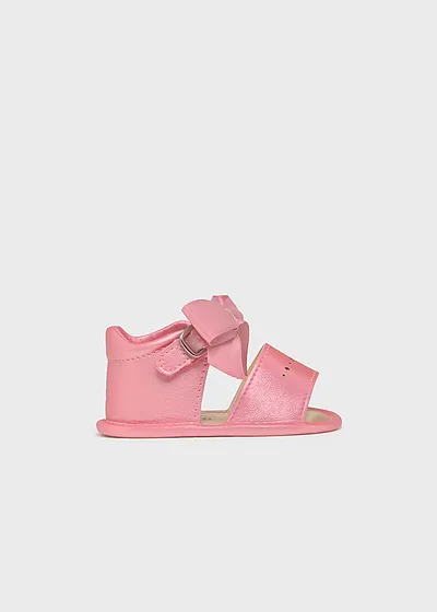 Sandalias para recién nacida