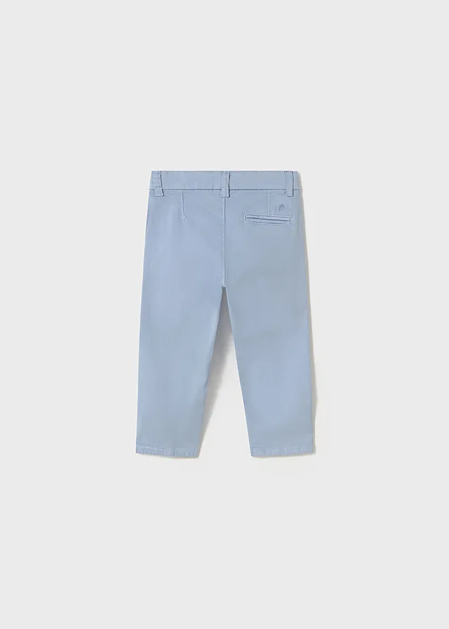 Pantalon chino sarga basico