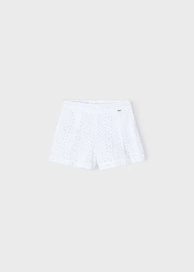 Pantalón corto perforado